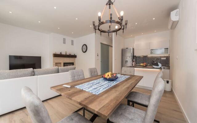 Modern Villa in Privlaka With Swimming Pool