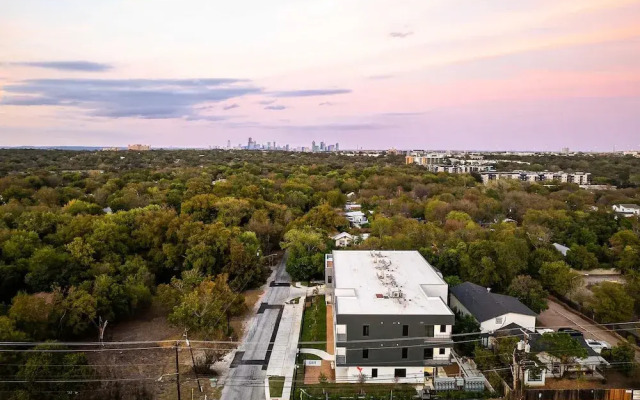 Upstay! New Renos Spacious Apartment Near Soco
