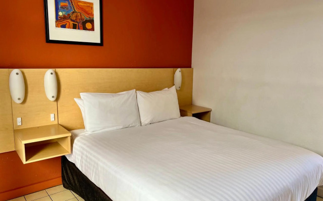 Stay at Alice Springs Hotel