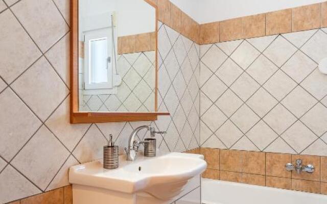 Lagadi Apartment 7
