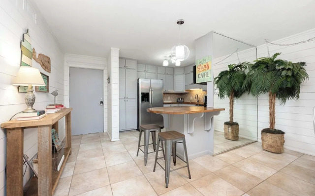 The Condor - Stay for 6