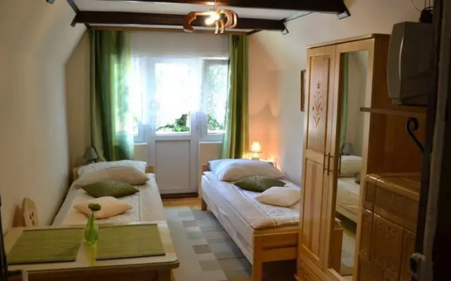 Old Cottage Advocate