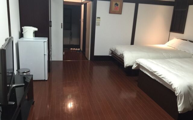 Naniwa Guest House
