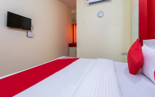 OYO 24109 Hotel Santushti