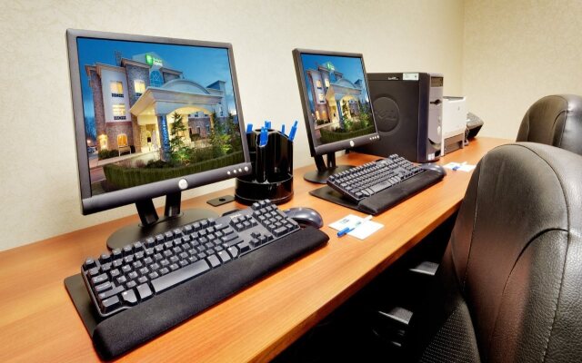 Holiday Inn Express Hotel & Suites Long Island-East End by IHG