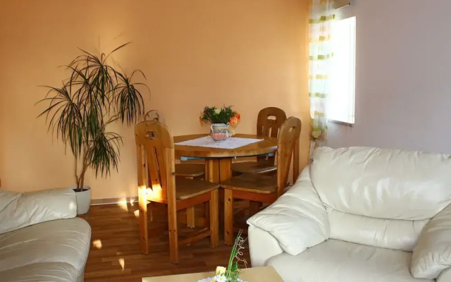Cosy Apartment in Weissig With Garden