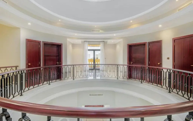 Maison Privee - Prvt Pool & Beach Access in Luxury Palm Jumeirah 6BR Villa