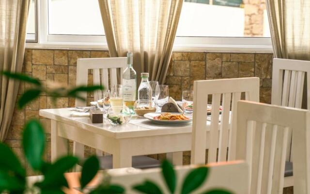 Branco Suites