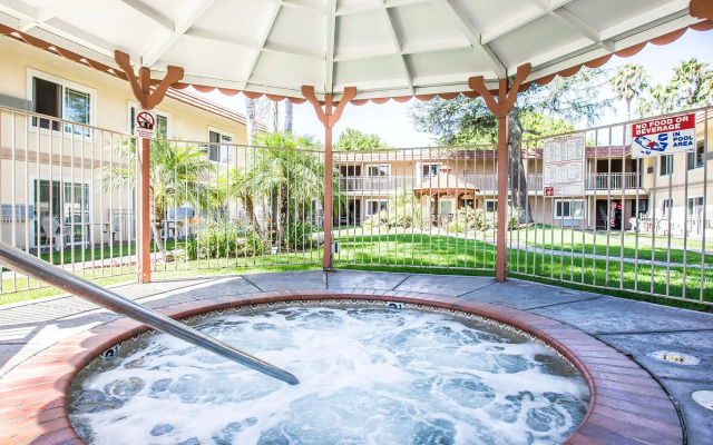 Quality Inn & Suites Thousand Oaks