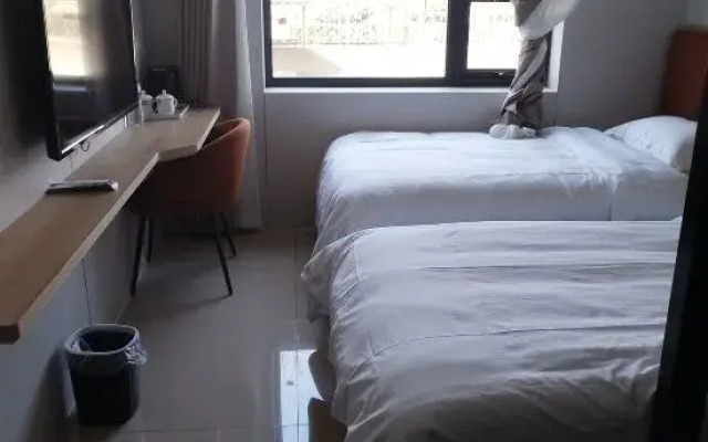 Beijing Huajie Juyuan Express Hotel