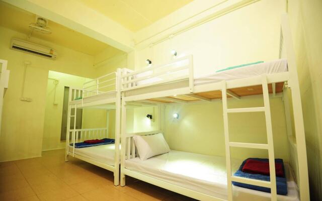 Phi Phi Bucket Hostel