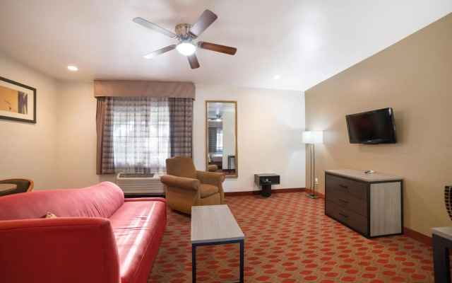 Quality Inn & Suites Goodyear - Phoenix West