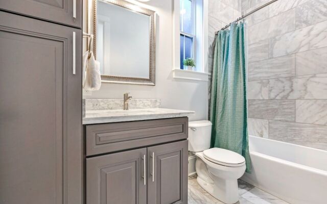 Chic Urban Retreat with Pool Steps to Bourbon St