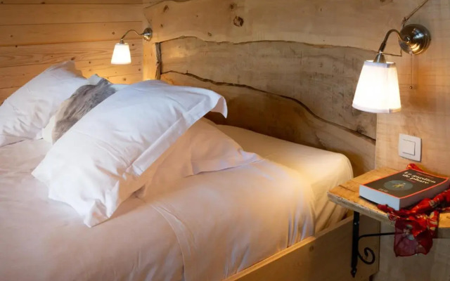 Hotel Les Cabanes Dans Les Bois