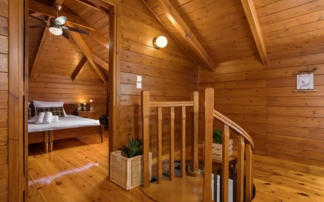 Paradise Home - On the Hill - Paradise Home - On the Hill