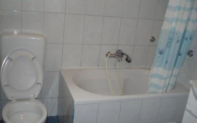 Beautiful Apartment Tomy for Complete Relaxing