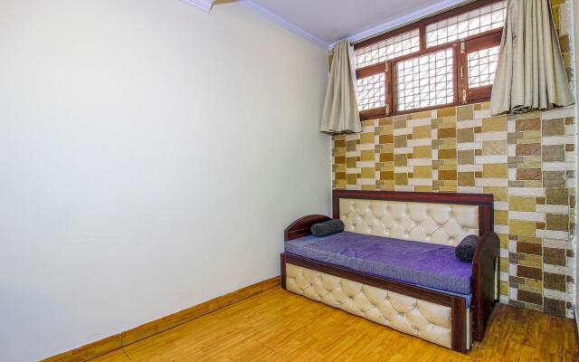 FabHotel Moon II