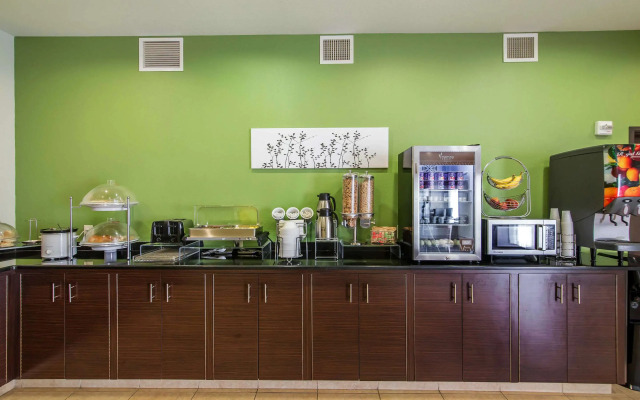 Sleep Inn And Suites Haysville