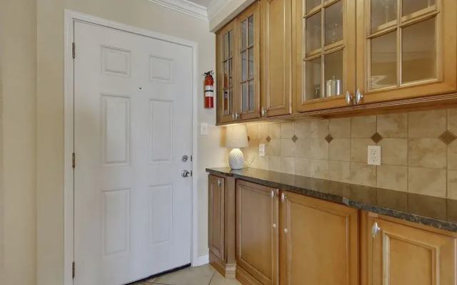 Seascape 1108 - 2 Br Condo