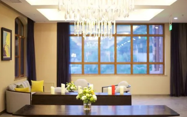 Chestnut Valley Hotel