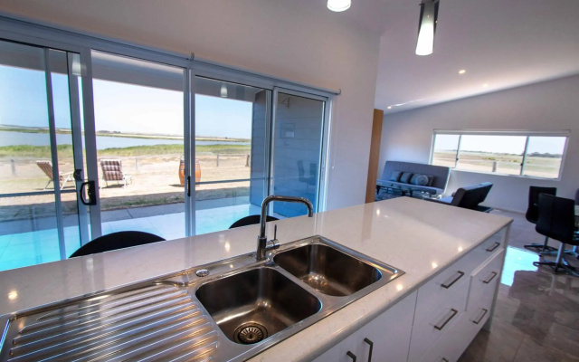 Coorong Island Retreat - Farm Stay at Pet Friendly Property