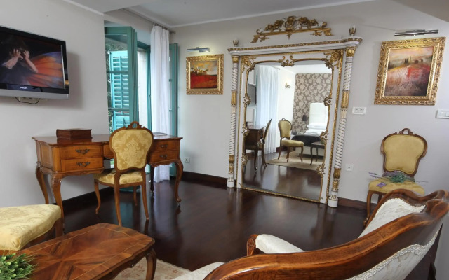 Vela Vrata Hotel