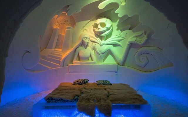 Snow Hotel