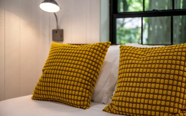 Gburg Pet-friendly Studio Cabin 5 Firepit Games