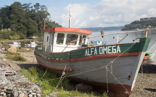 Punta Piedras Lodge & Marina