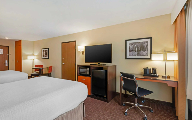 Best Western Cascade Inn & Suites
