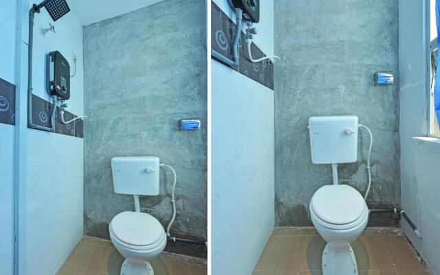 OYO 90662 The 1975 Hotel