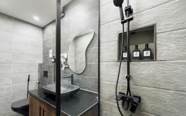 The 2bdr Obsidian Jacuzzi Stay 5min to CAI Airport