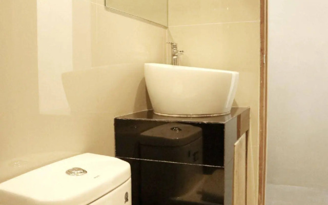 West Gate Hotel