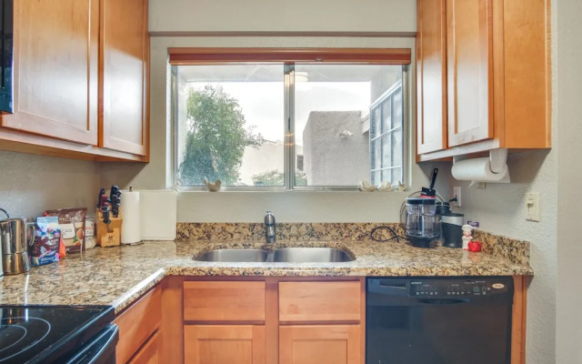 Pet-friendly Tucson Townhome w/ Pool Access!