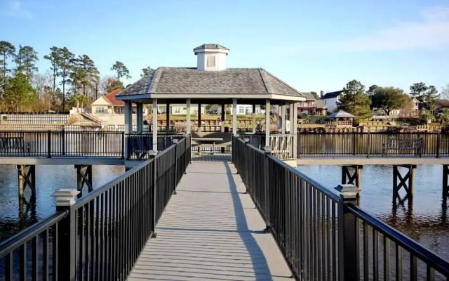 Waterway Views!