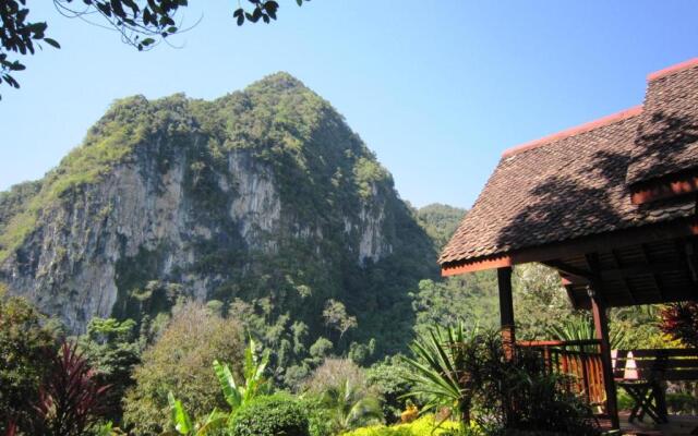 Phanom Bencha Mountain Resort