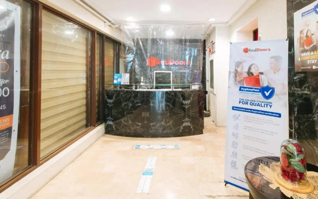 RedDoorz Premium near Greenbelt Makati