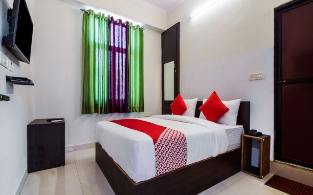 OYO 23492 Hotel Blue Sapphire