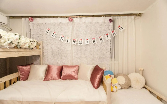 Unni House