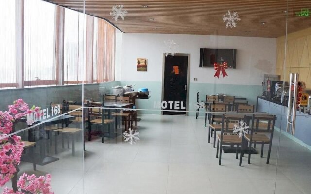 Motel 168 Shanghai Nanhui Huinan Town Tesco Branch
