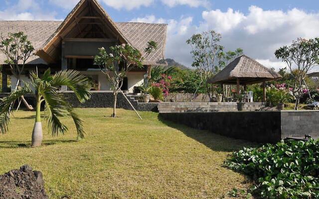 Jeda Villa Modern Stylish Luxury Villa