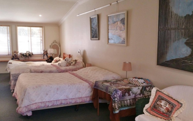 Canterbury Cottage Northcliffe – Guest Rooms – Boorara Brook