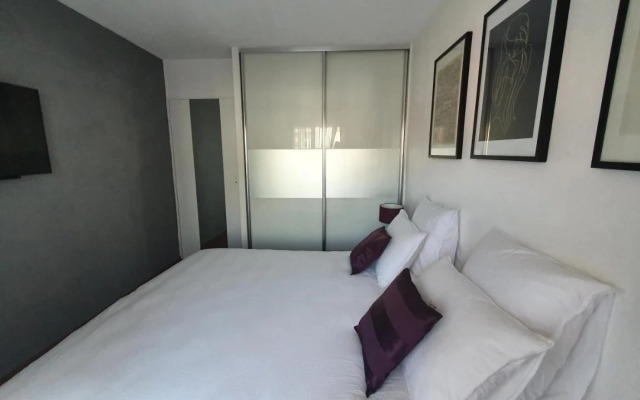 Melodie Garage Gratuit (Adults Only)