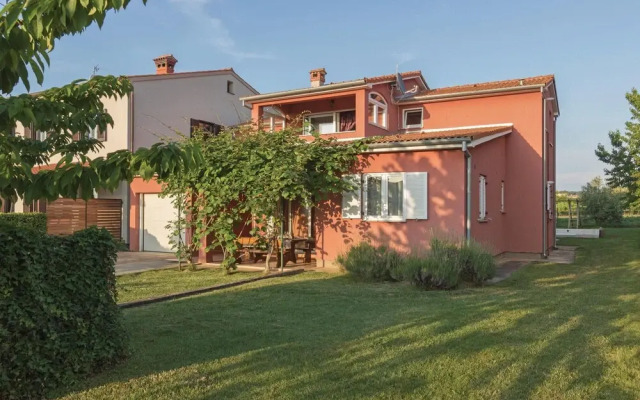 Stunning Home in Fazana With Wifi and 5 Bedrooms