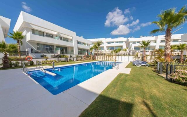 New Top Townhouse With Private Pool/4Bdr/3.5Bath