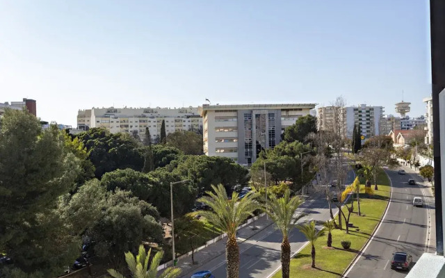 Gulbenkian in Faro With 2 Bedrooms and 1 Bathrooms