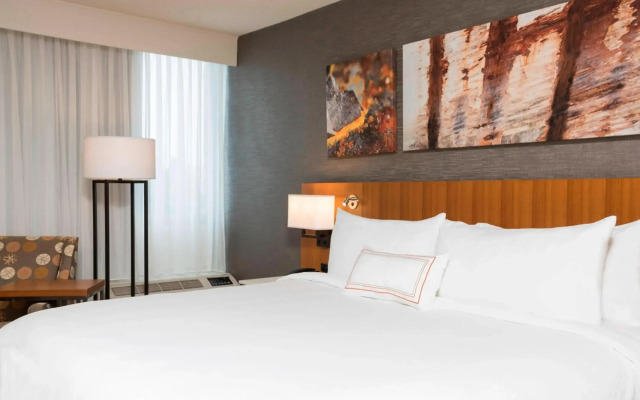 Sonesta Hotel Grand Rapids Airport