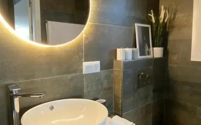 Las Filipinas, Apartment Lemoni