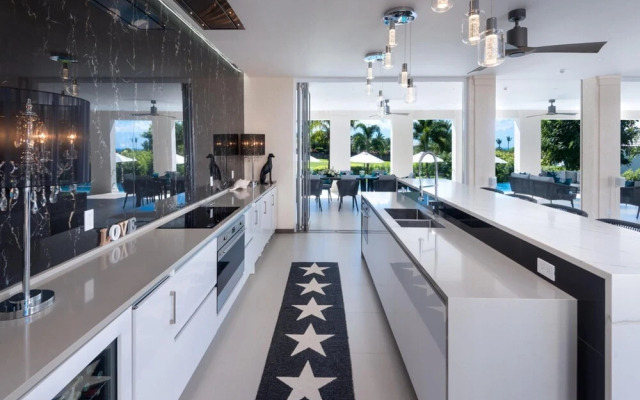 Sunny Vacation Villa 34
