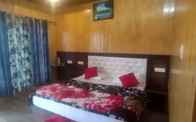 Pine Palace Homestay